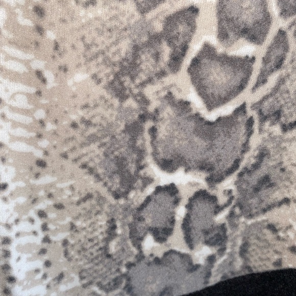 Sweater - Picture 3 of 5